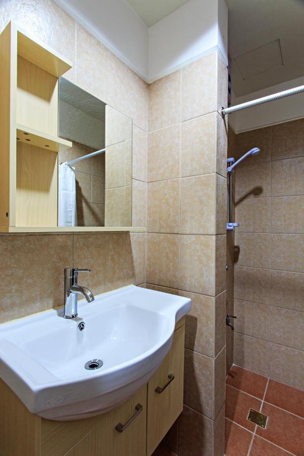 Eon Centennial Soho Hotel Cebu Room photo